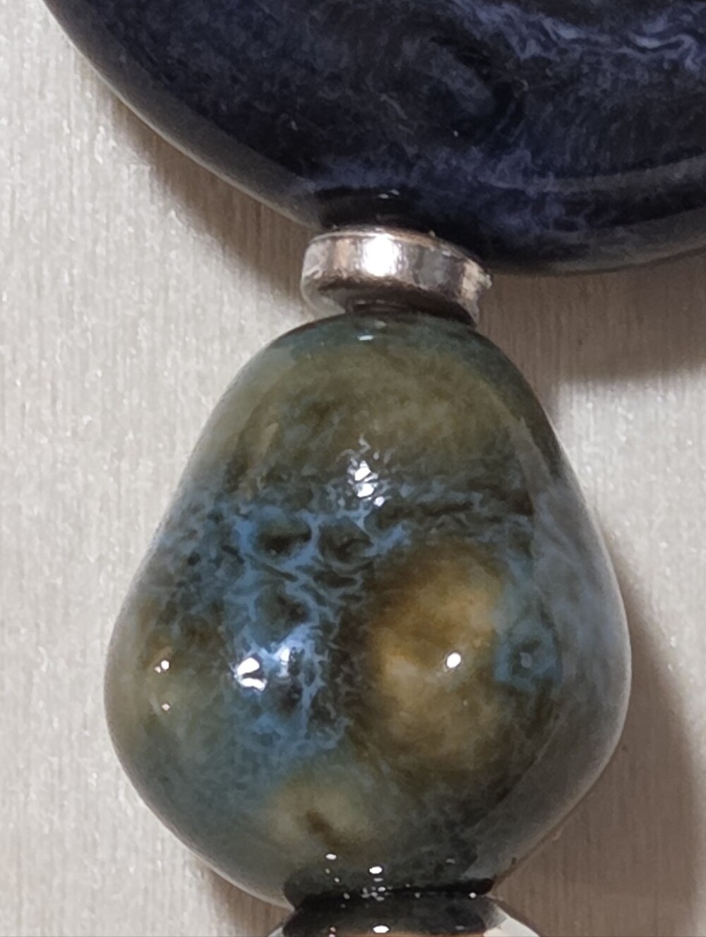 Gorgeous Handcrafted Keychain With Striking Polished Dark Crescent Moon - Picture 11 of 14
